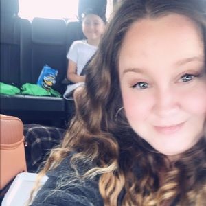 Meet your Posher, Alexandra